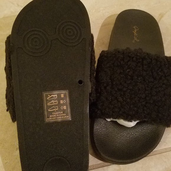 Black Slide Sandals - Picture 4 of 4